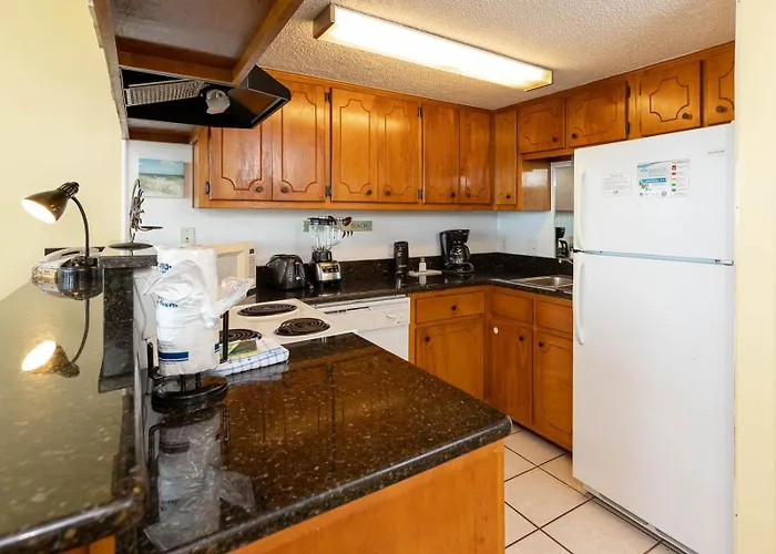Apartment Island Winds East 404