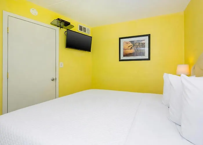 Island Winds East 404 Apartment