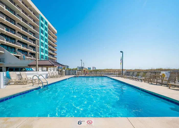 Apartment Island Winds East 404